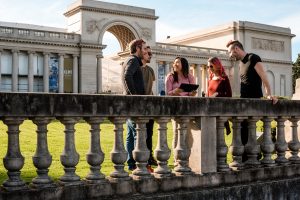 Junge Leute bei Stadtralley